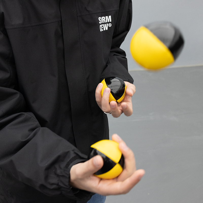 100 million points, maybe you want to learn to throw balls and juggle performance props, children's elastic PU soft ball