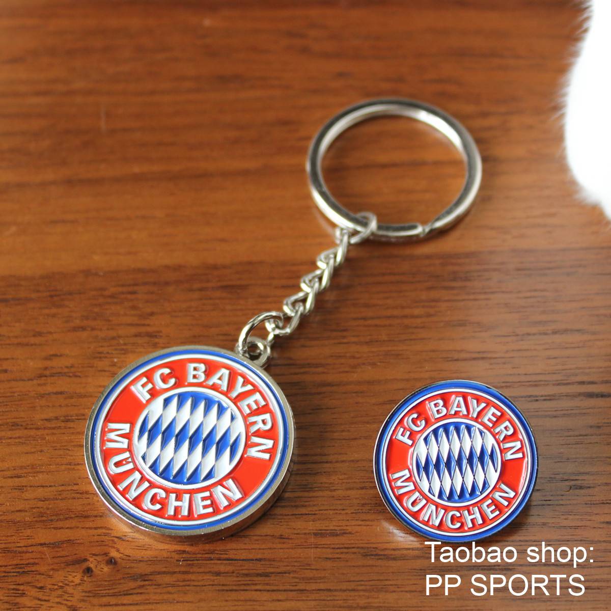 Bayern double -sided keychain 1+brooch 1