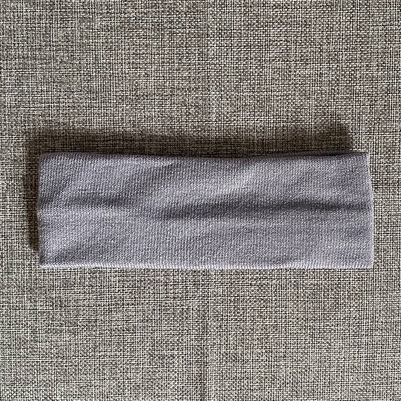 Light gray woolen hair band