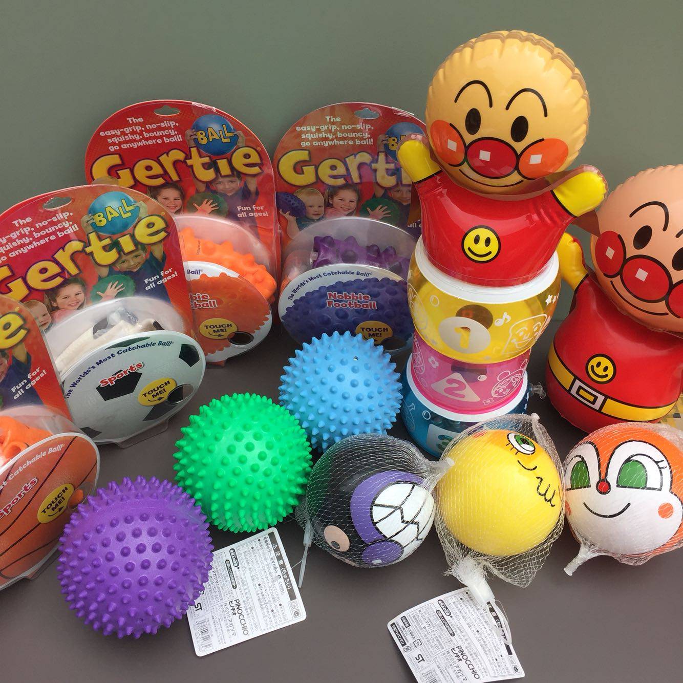 0-3 years old to go to Japan and other elastic leather ball football basketball football touch massage ball toys