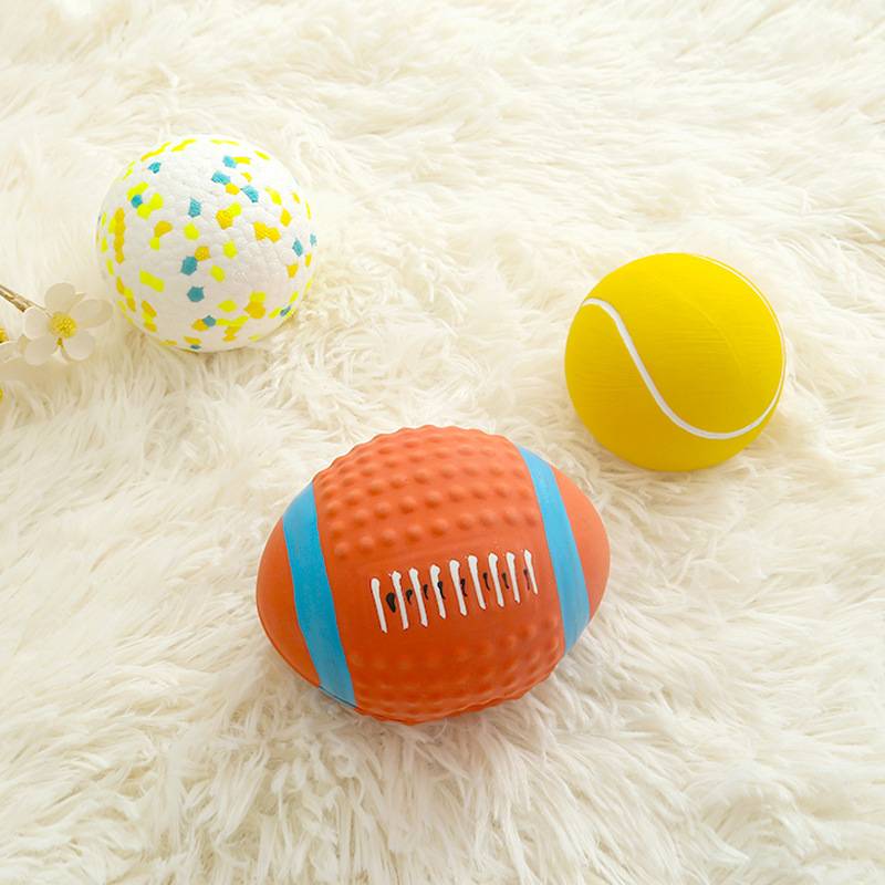 Dog latex vocal toy grinding teeth, biting bite, embarrassed rugby football small canine teddy training pet supplies