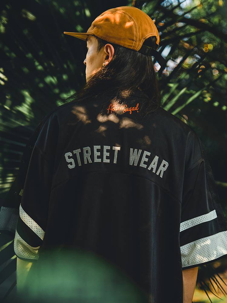 ACTIONS Summer American Patch Embroidered Football Cloth Switching Hip Hop Loose Sports Short -sleeved T -shirt Men's Tide