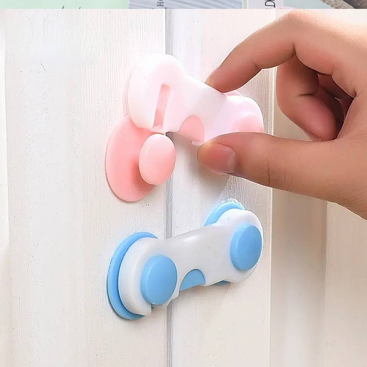 Pet door safety lock (2 installation)
