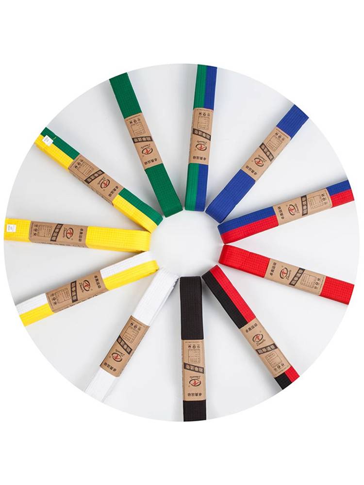 Taekwondo's full-thong embroidery can be customised for children's adult taekwondo