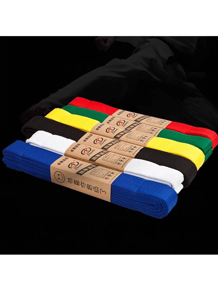 Taekwondo's full-thong embroidery can be customised for children's adult taekwondo