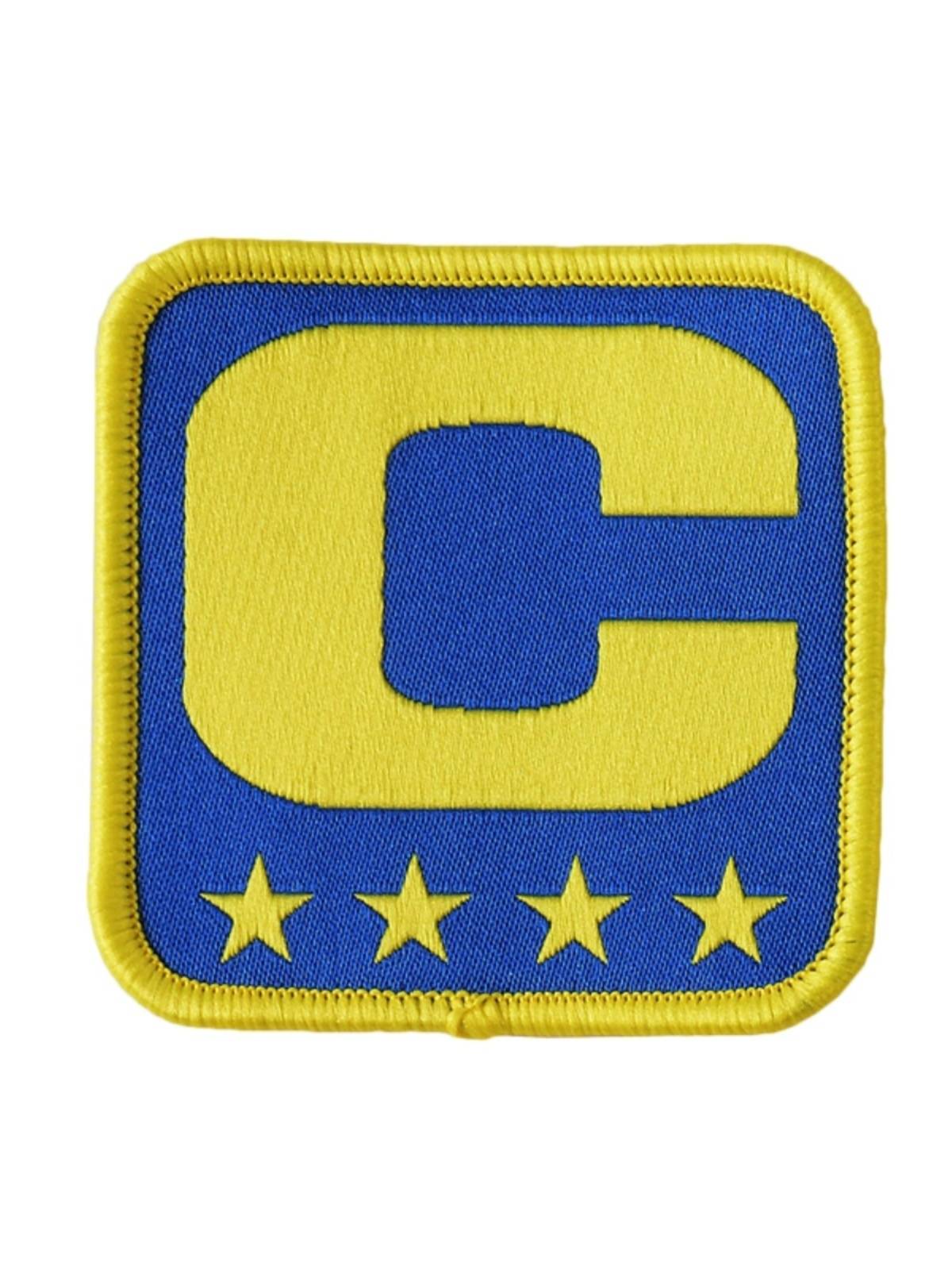 The captain's flag captain marked the football dress and customised it as a sticky flag football