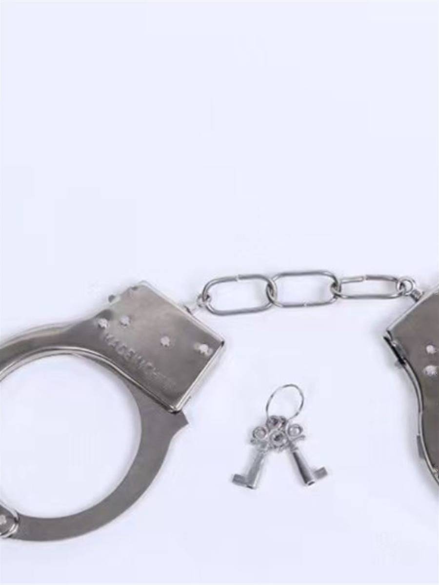Handcuffs bracelets and children's toys scripts Killing room props stainless steel bracelet couple iron alloy foot torture