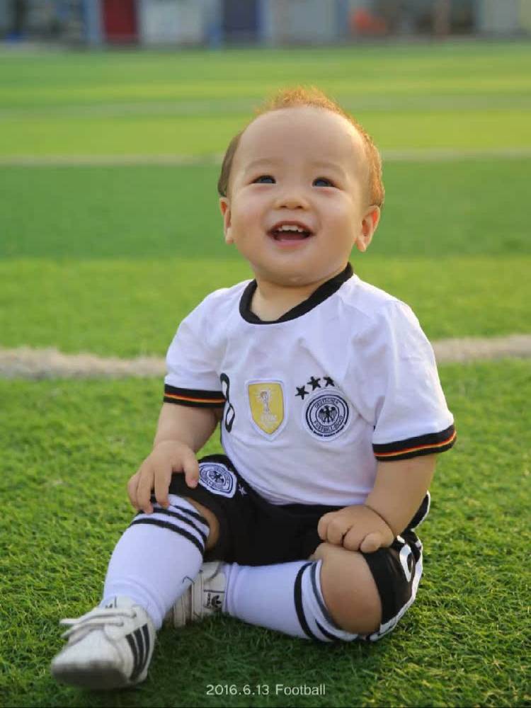 Pure cotton sweat -absorbent children's short -sleeved jersey football suit can be printed named Argentine Brazil Italy and Spain