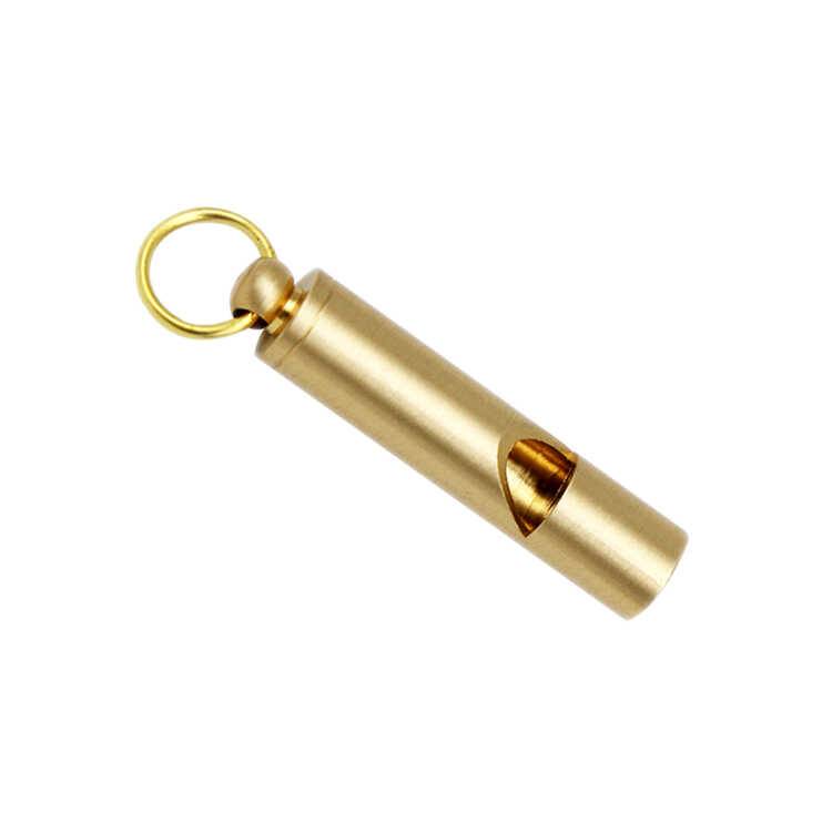 Bronze whistles refer to the life-saving metal keys to the children's life-saving post camp training