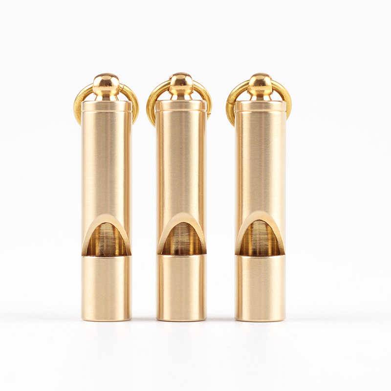 Bronze whistles refer to the life-saving metal keys to the children's life-saving post camp training