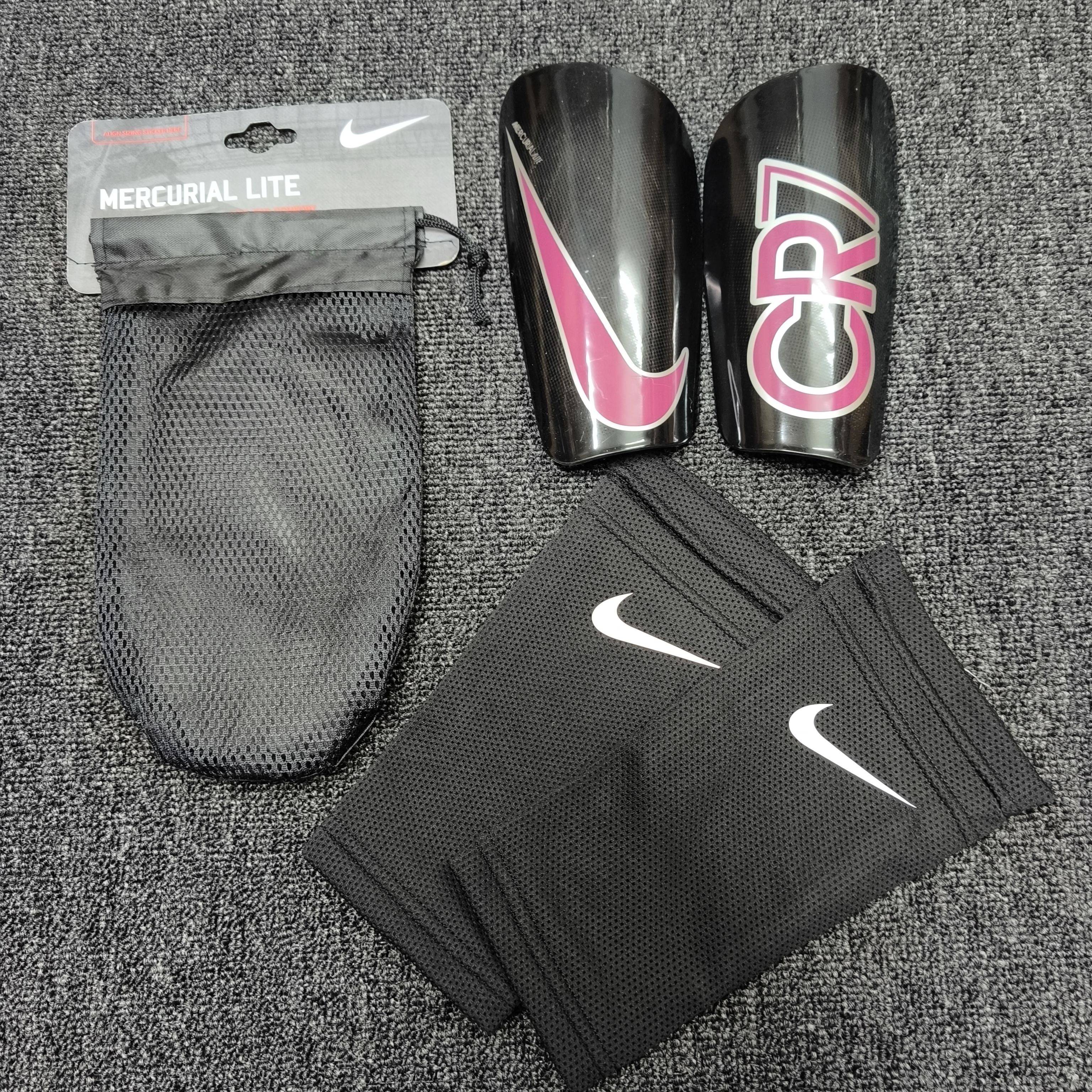 SOCCER-MASSIC CRO-SYLLABLES, PROFESSIONAL LEG-PROTECTIVE SOCKS