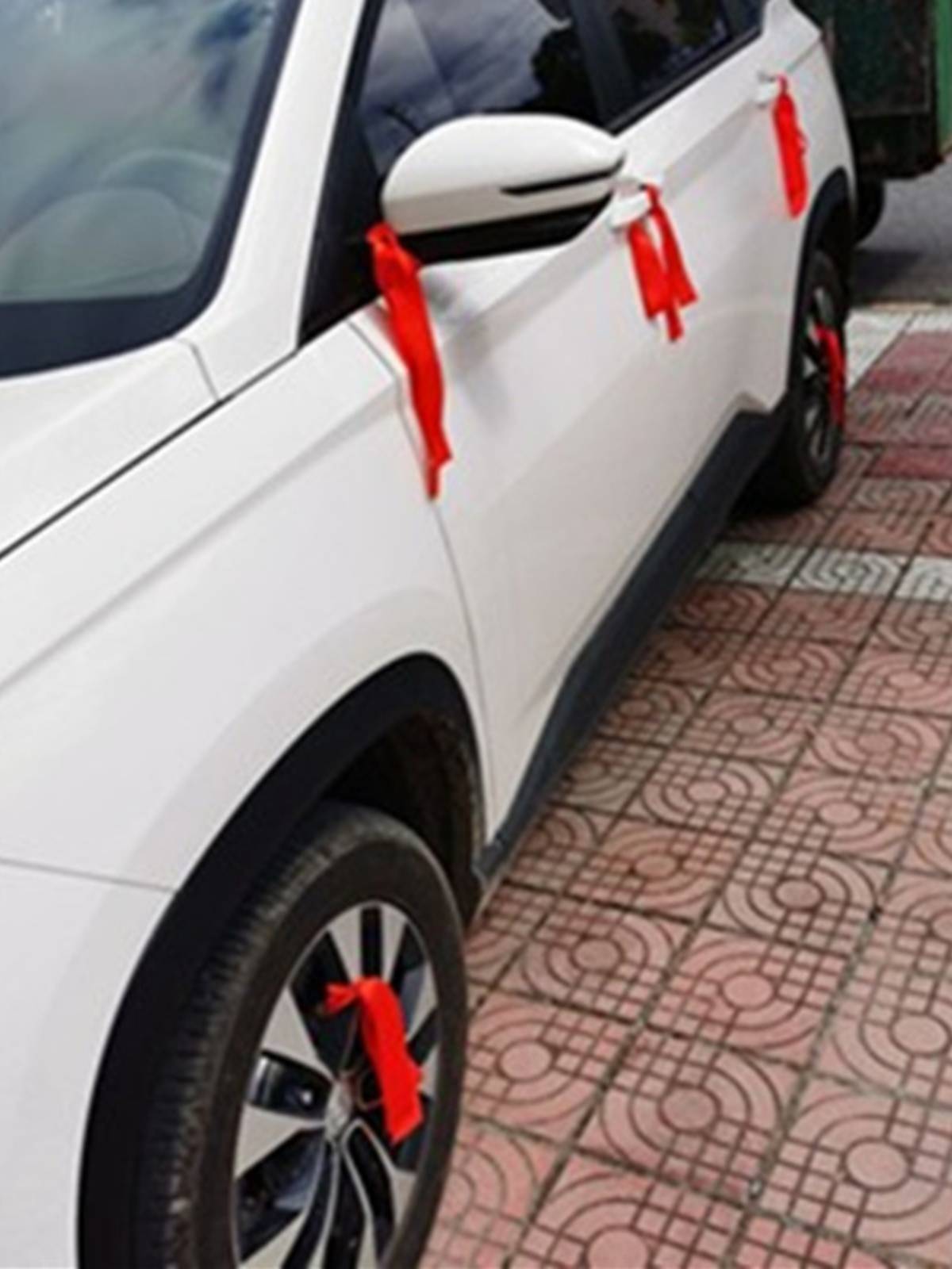 Delivery red ribbon new car red cloth strip 4S shop rearview mirror car wheel hub car strap dance label ribbon
