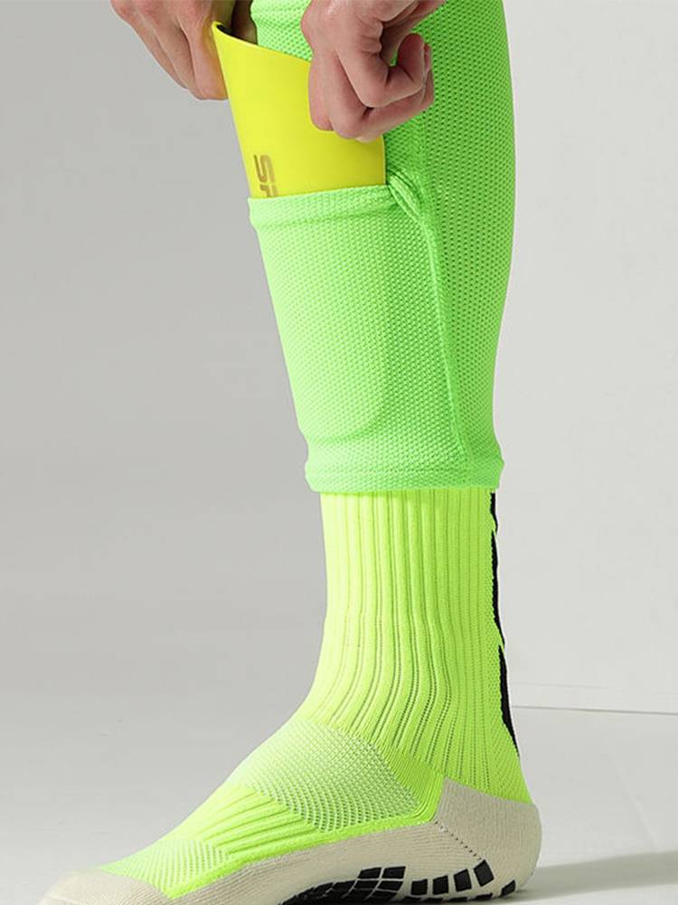 Professional elastic football leg protection panel double -layer pocket sleeve sleeve adult child protection plug -in anti -slip sports sock set