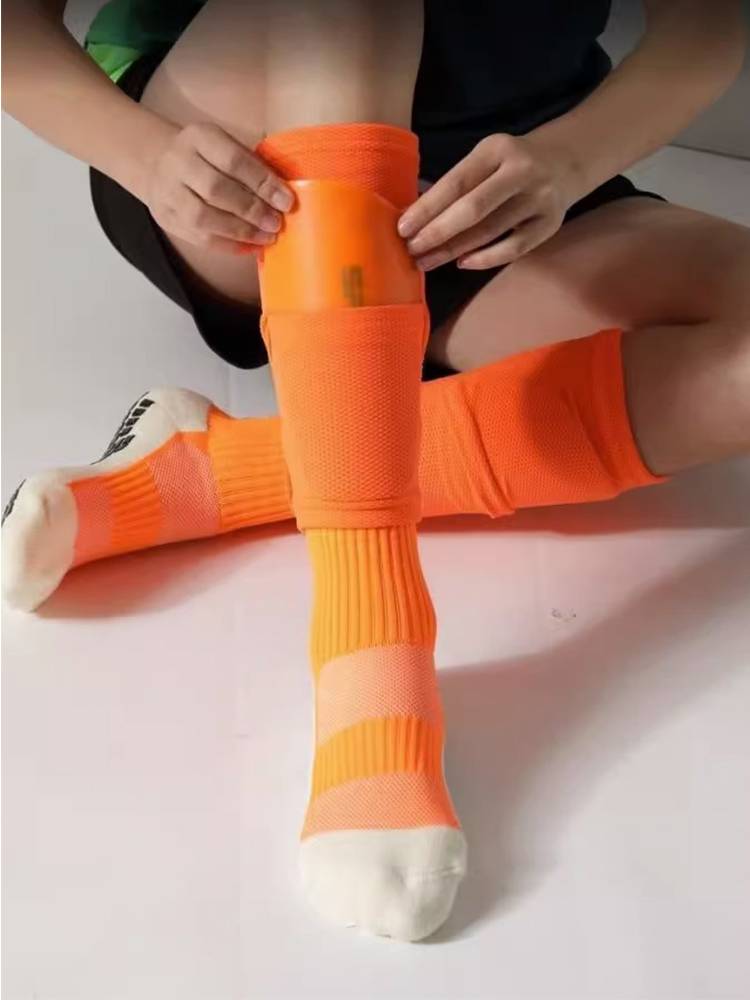 Professional elastic football leg protection panel double -layer pocket sleeve sleeve adult child protection plug -in anti -slip sports sock set