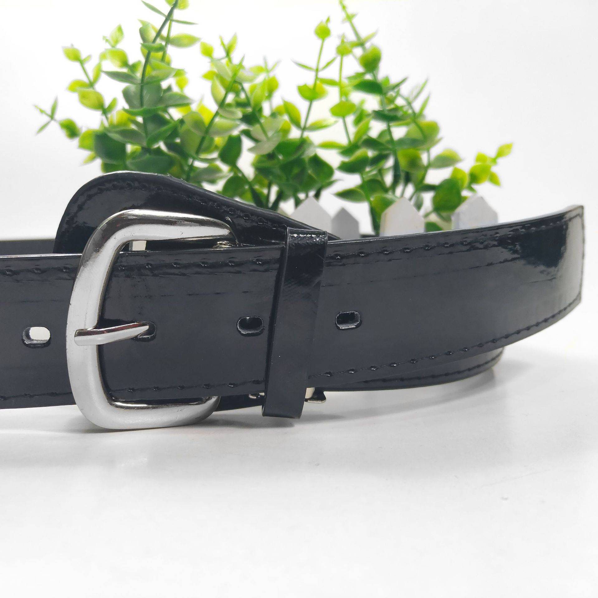 Black silver buckle mirror