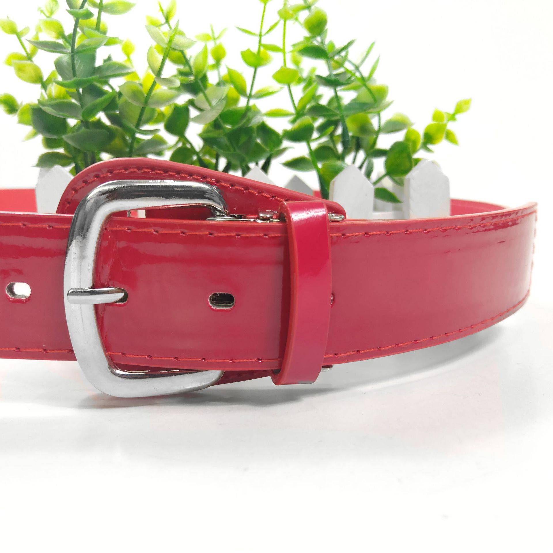 Red silver buckle mirror