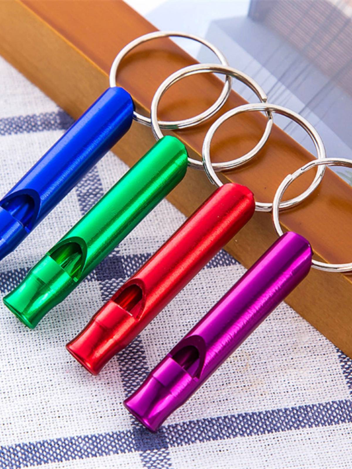 Outdoor Wildlife Seeking Life Port keychain Tourism Portable Life Training Toning Referee Referendum Children's High -frequency whistle