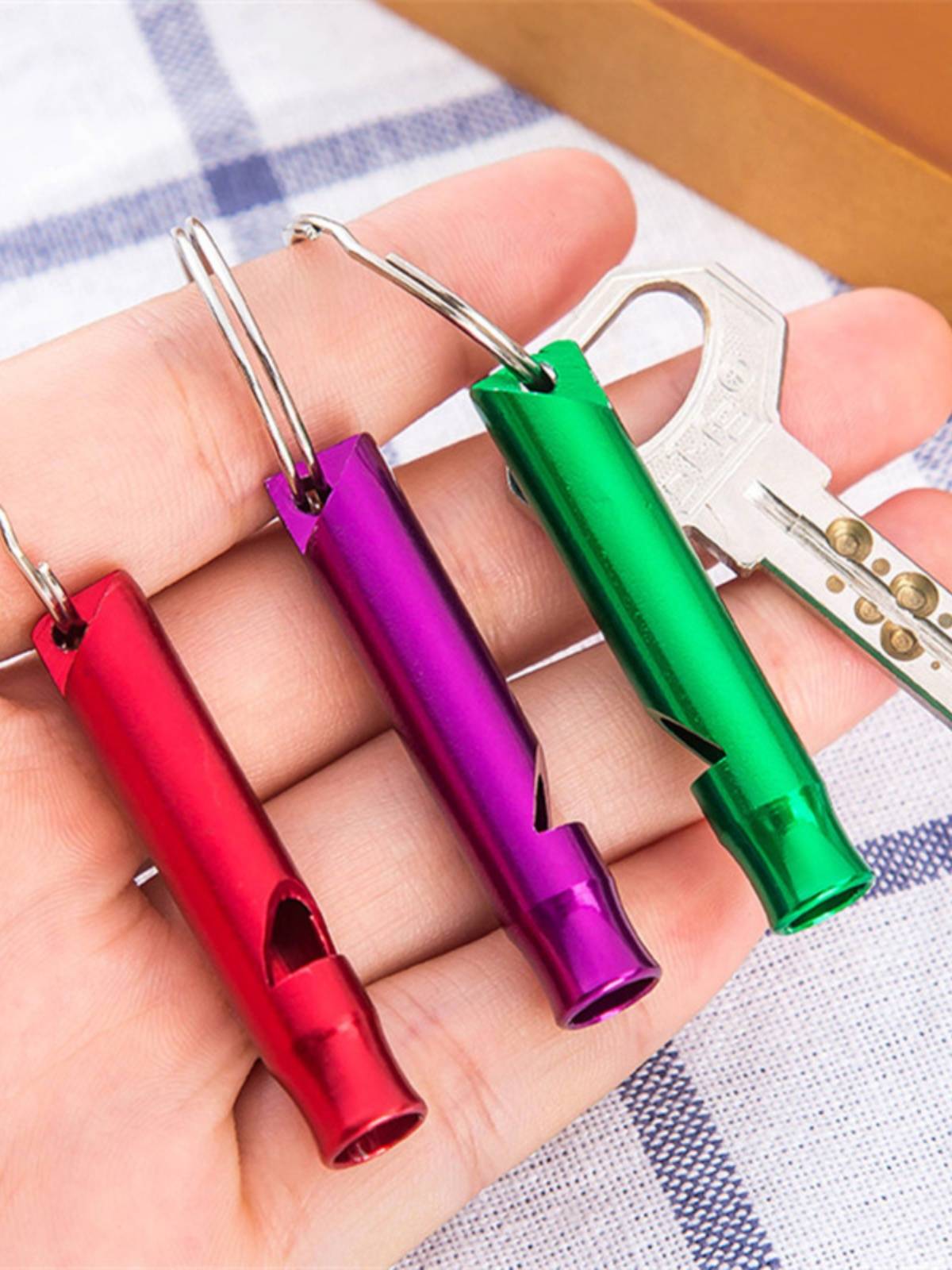 Outdoor Wildlife Seeking Life Port keychain Tourism Portable Life Training Toning Referee Referendum Children's High -frequency whistle