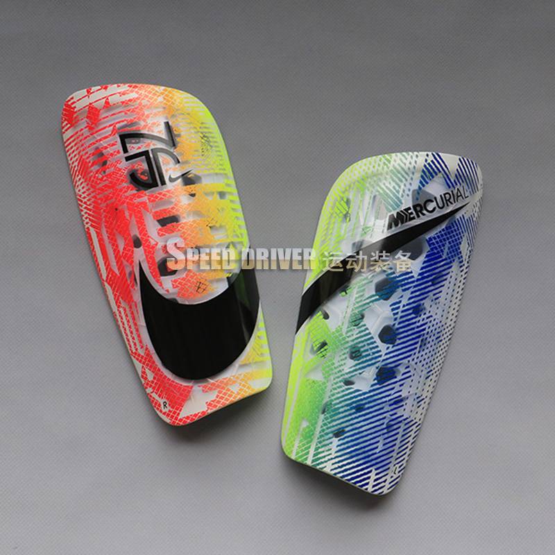 Professional football leg protection board adult children assassin C Rienemal straight inserted leggings plug -in plate and tibial protective gear