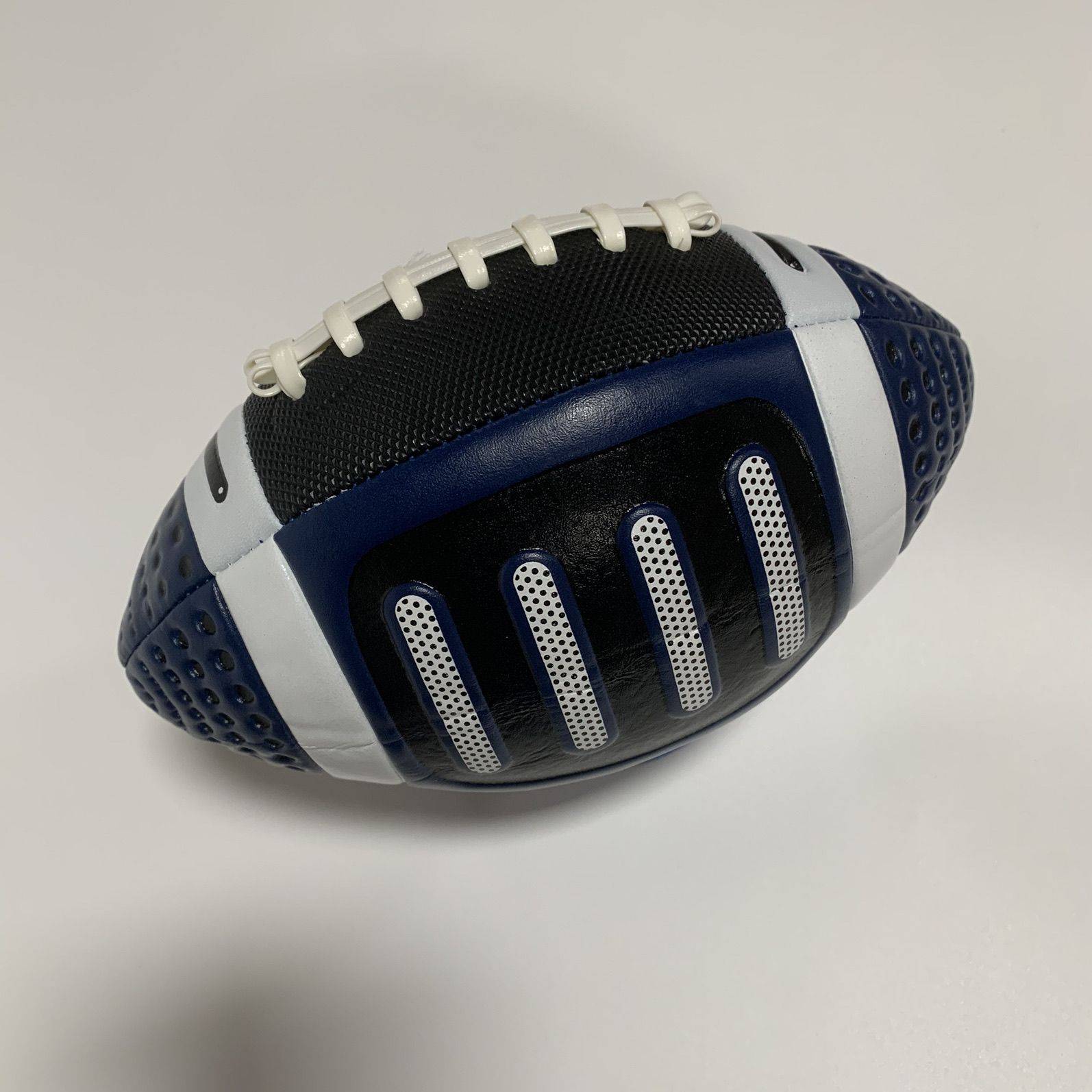 No. 3 striped blue