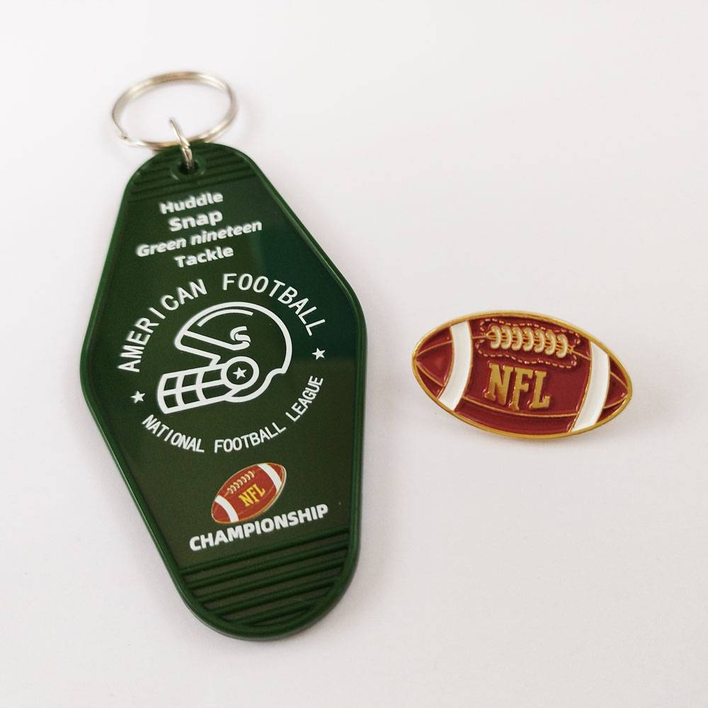 Combination outfit: pendant+badge