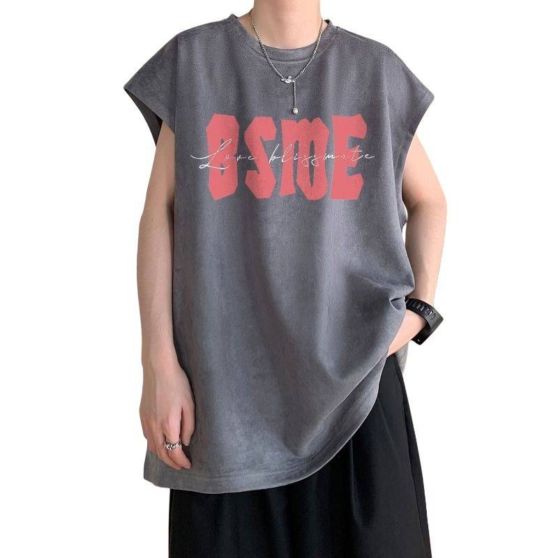 A T-SHIRT-FREE T-SHIRT WITH T-SHIRTS