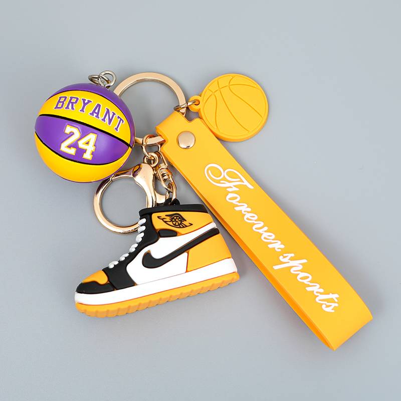 A yellow three -piece set+Kobe basketball