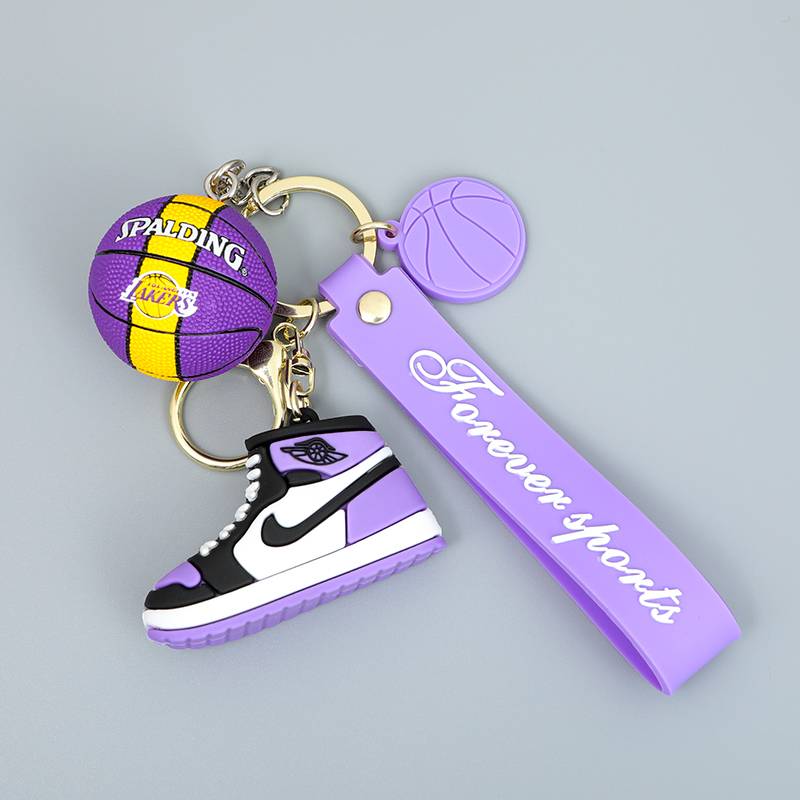 A purple three -piece set+Lakers basketball