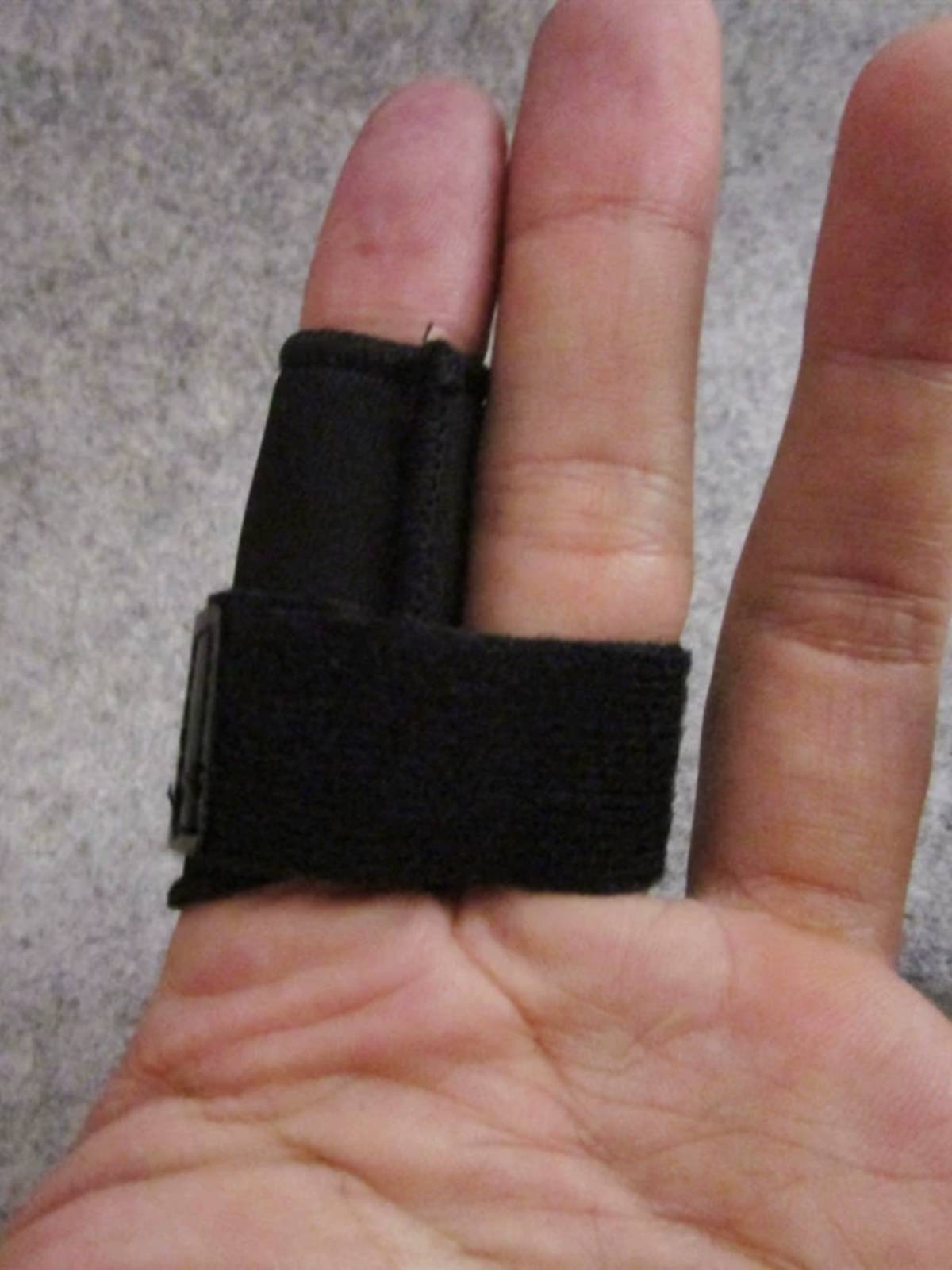 Basketball football volleyball tie finger cover protective fingers dislocated Cry Owen James sports gear