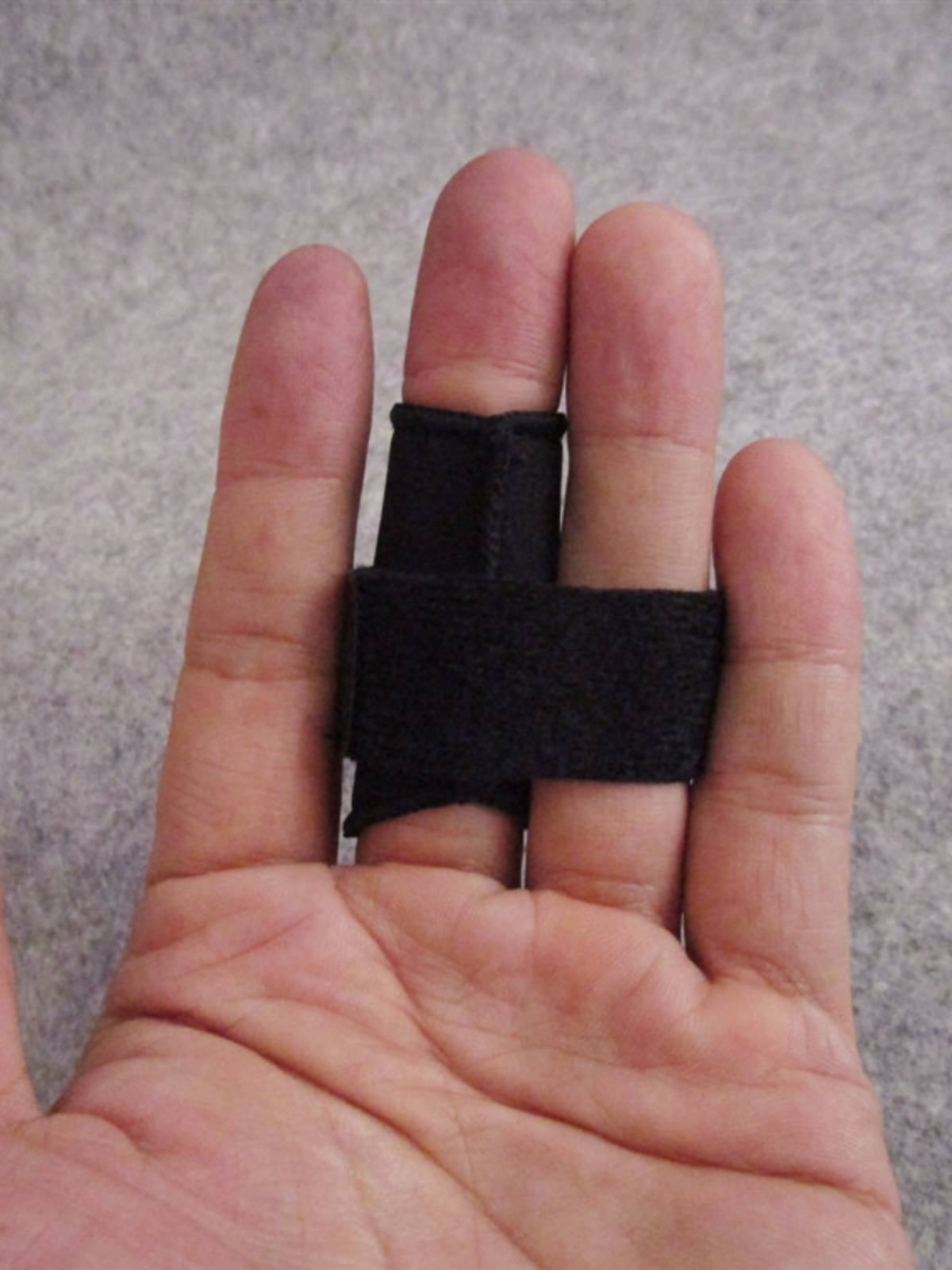 Basketball football volleyball tie finger cover protective fingers dislocated Cry Owen James sports gear