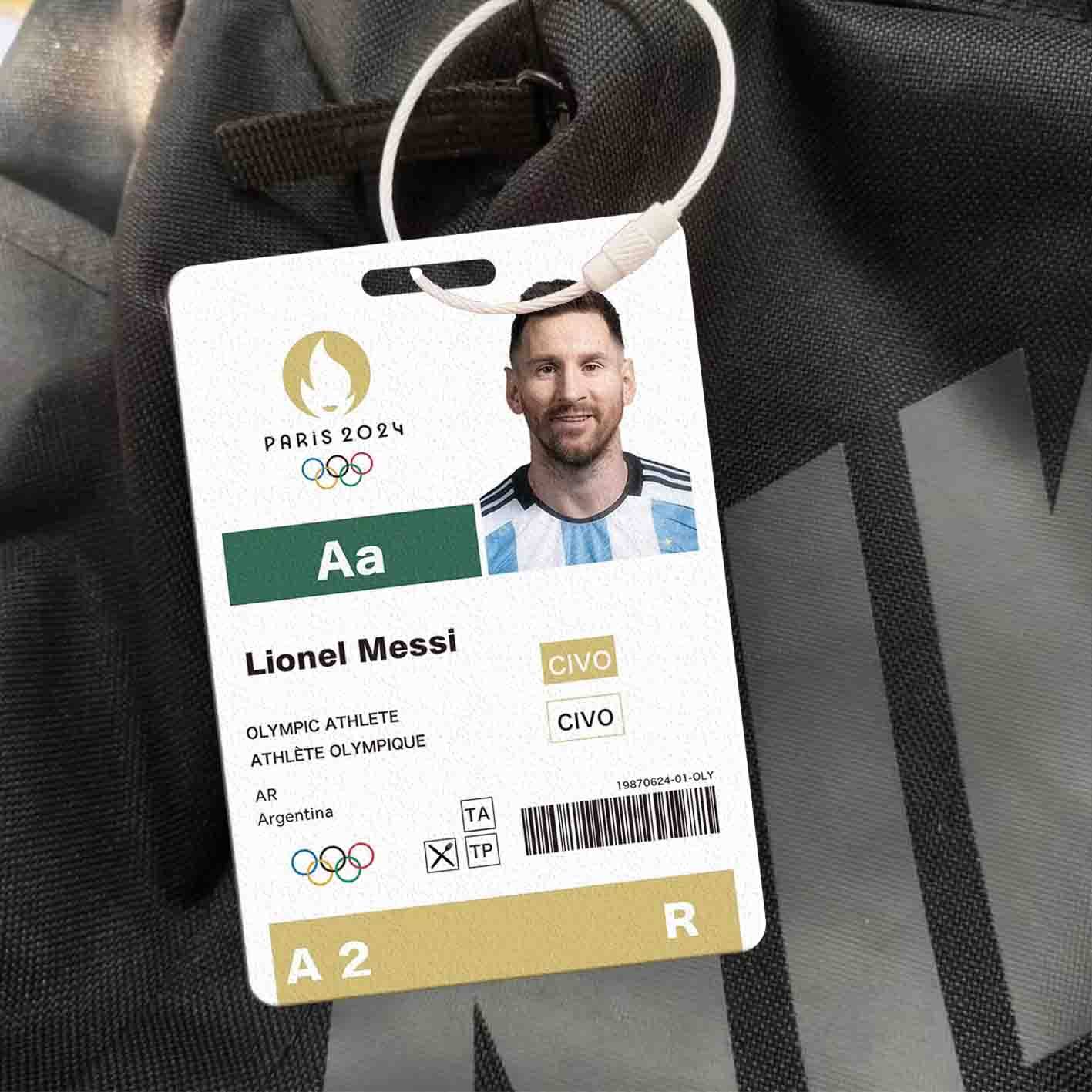 Messi+with a lanyard