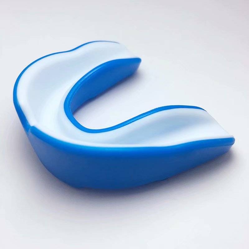 Blue and white (adult)