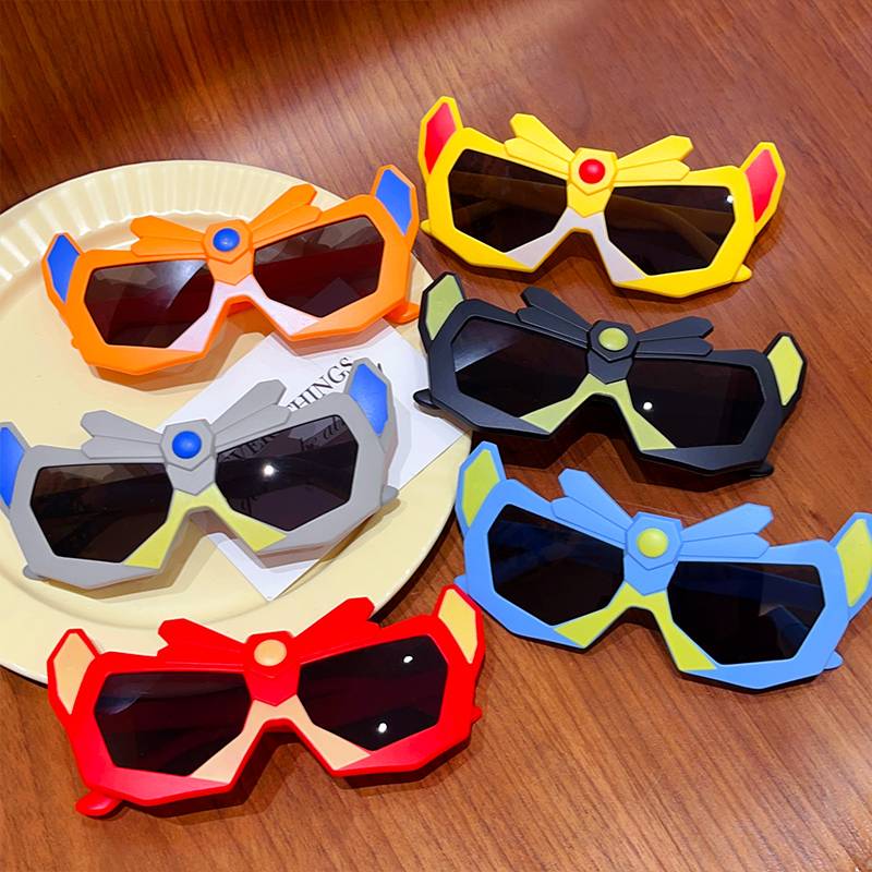 Children's sunglasses cool handsome boys' cartoon transformeter sunglasses Baby funny toys shading does not hurt glasses
