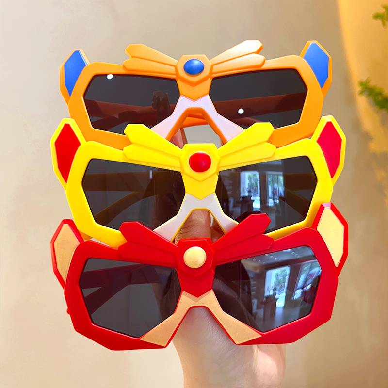 Children's sunglasses cool handsome boys' cartoon transformeter sunglasses Baby funny toys shading does not hurt glasses