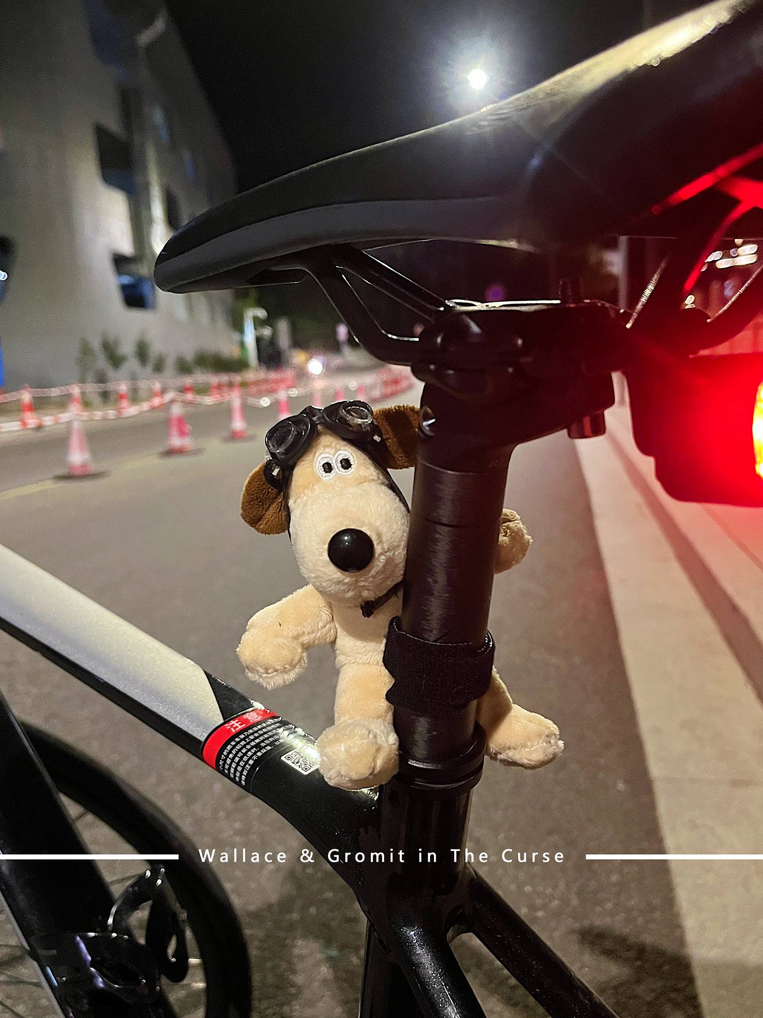 Bicycle pendant decorative cute creative vehicle handlebars, paparazzi mountain road motorcycle riding small accessories