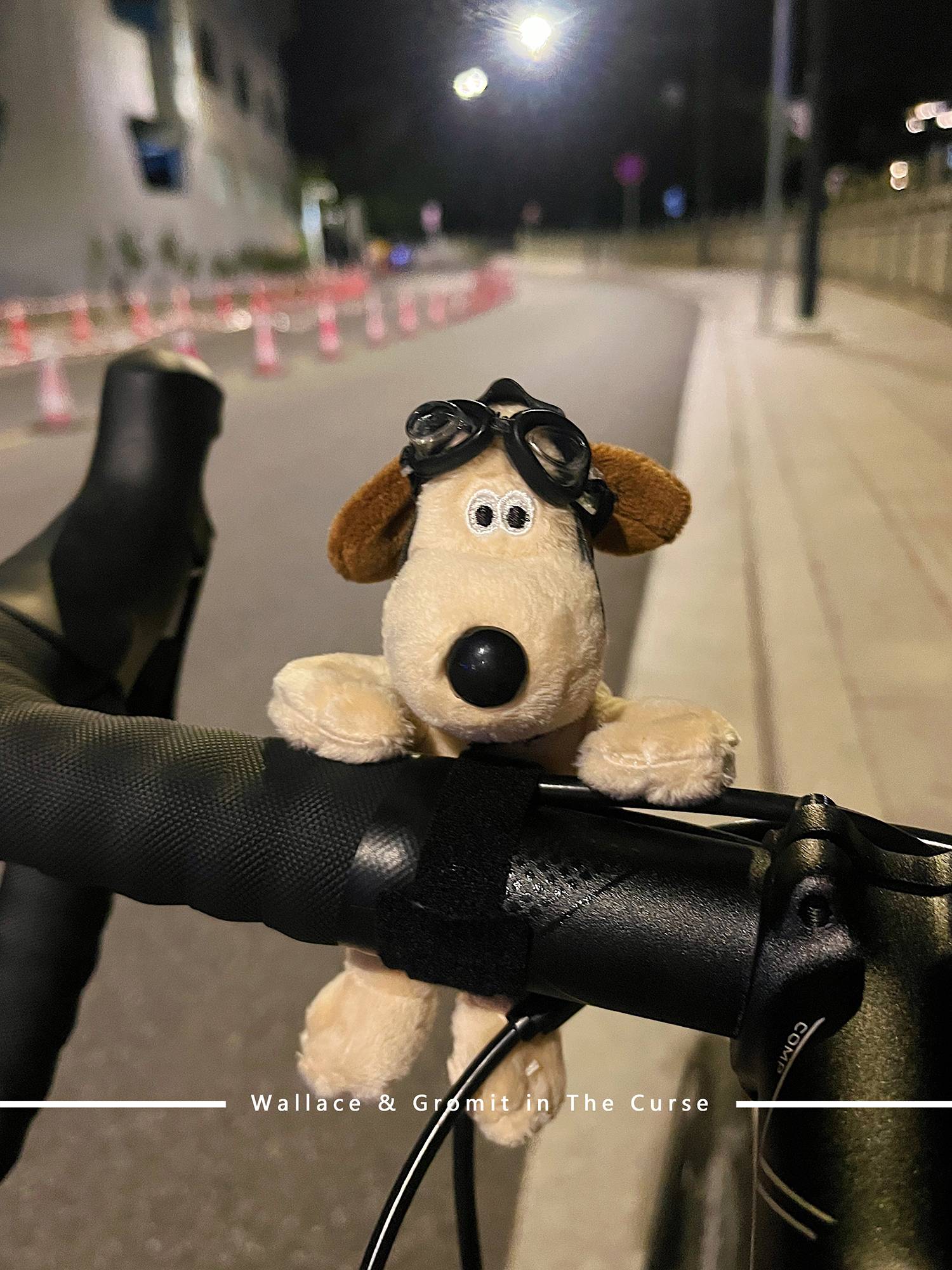 Bicycle pendant decorative cute creative vehicle handlebars, paparazzi mountain road motorcycle riding small accessories