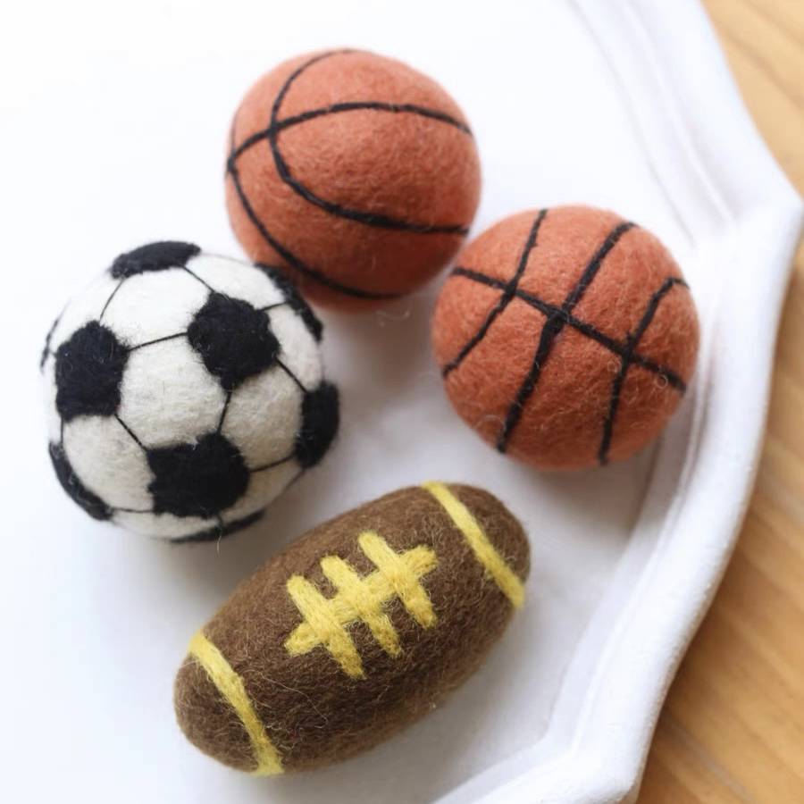Nepalese handmade wool felt poke the finished basketball football football football keychain shop ornament gift