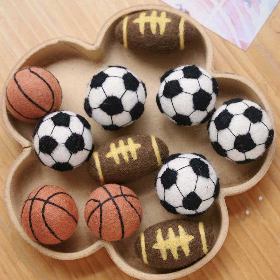 Nepalese handmade wool felt poke the finished basketball football football football keychain shop ornament gift