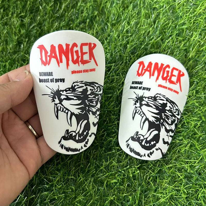 Let's draw a professional DIY football leg protection board custom MINI mini small board ultra -light medium -sized master board