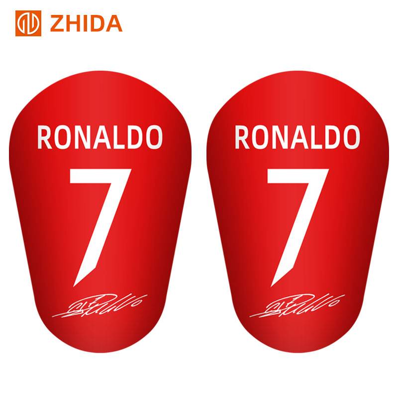 Zhida professional Cristiano Ronaldo small football leg protection board mini mini ultra -thin super thin tibial medium number medium number