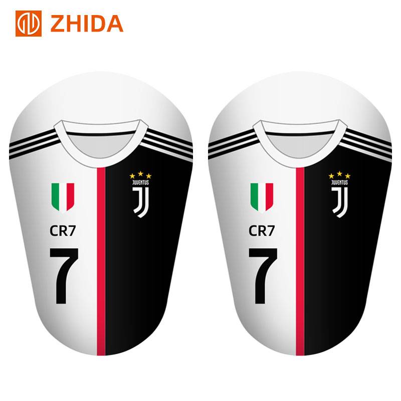 Zhida professional Cristiano Ronaldo small football leg protection board mini mini ultra -thin super thin tibial medium number medium number