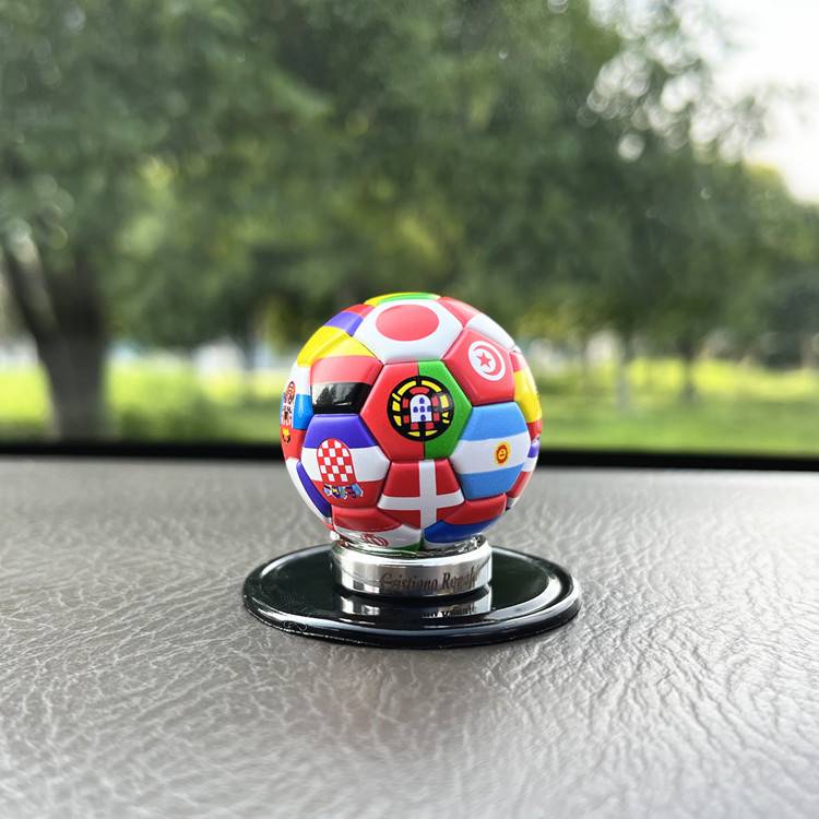 Small football decoration national team model (C Ronaldo)