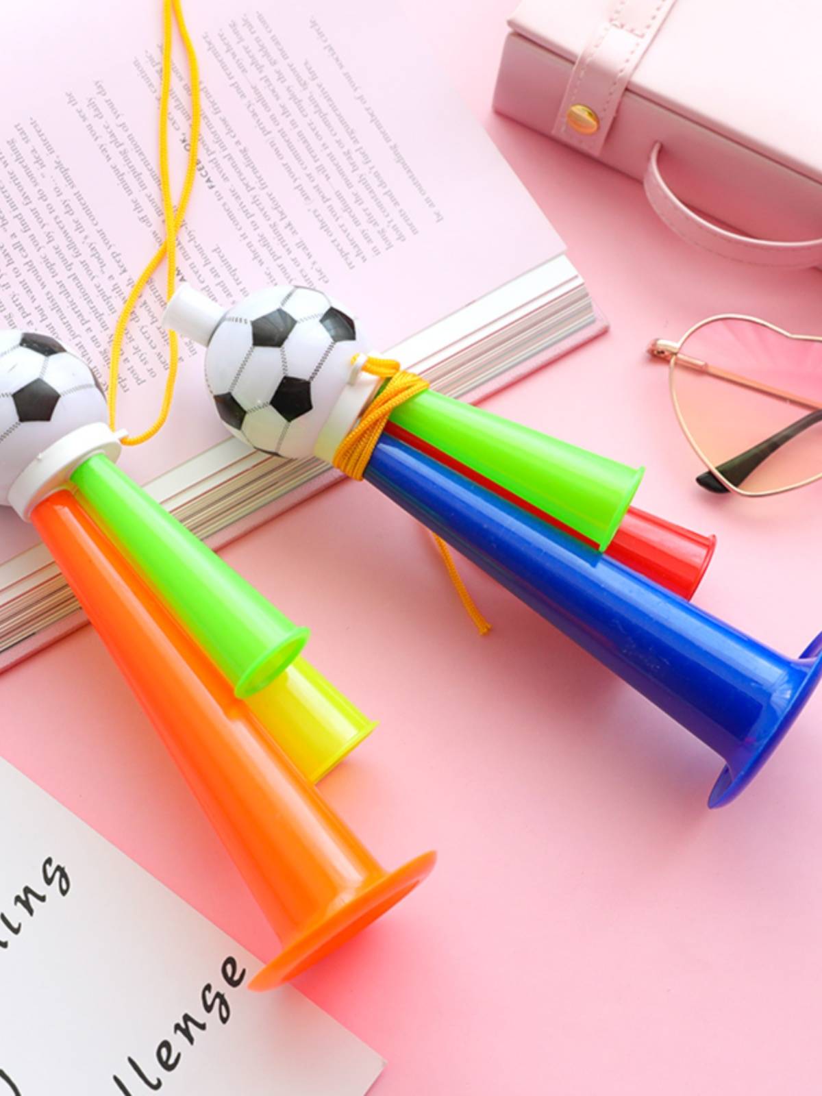 Small horn creative toy football speakers Children's Student Student School Games Come on Come Course Atmosphere Prop