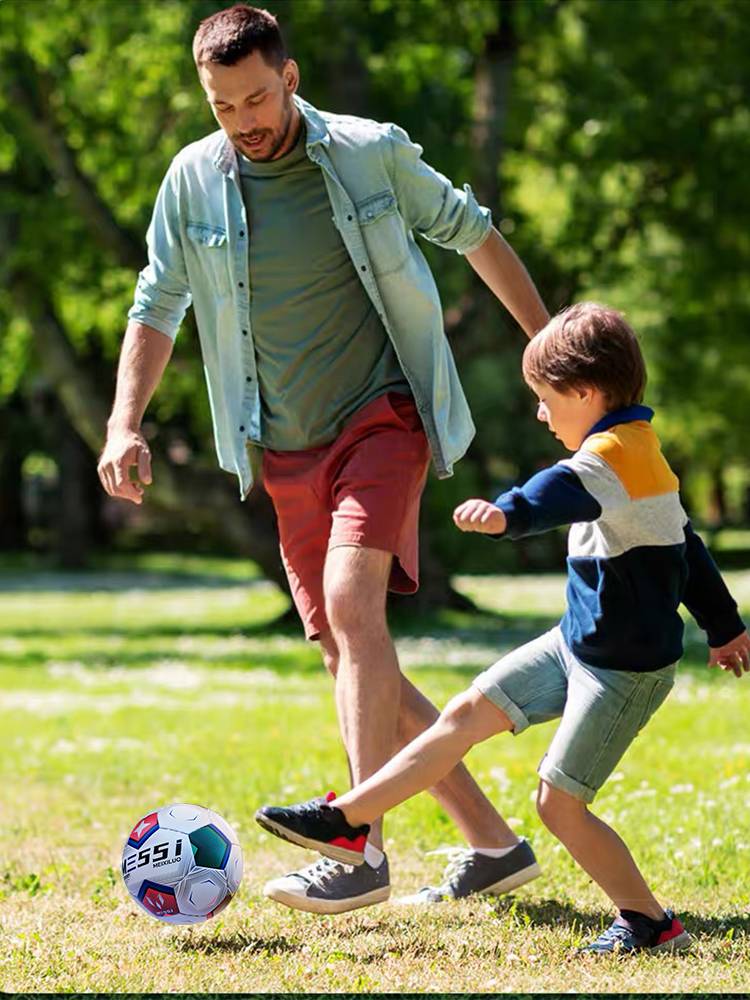 Messi Football No. 4 Children's Professional Competition Primary School Student New Modeling PU Explosion -proof Birthday Gifts Three -year -old