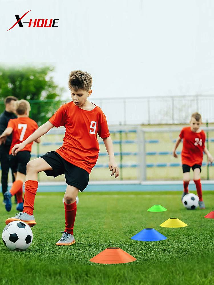 Football training equipment to mark the taekwondo road block with ice cream drums to mark children's basketball barriers