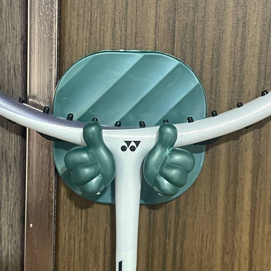 Grand Slam badminton racket dedicated hook pendant storage rack removal of punching strong no trace