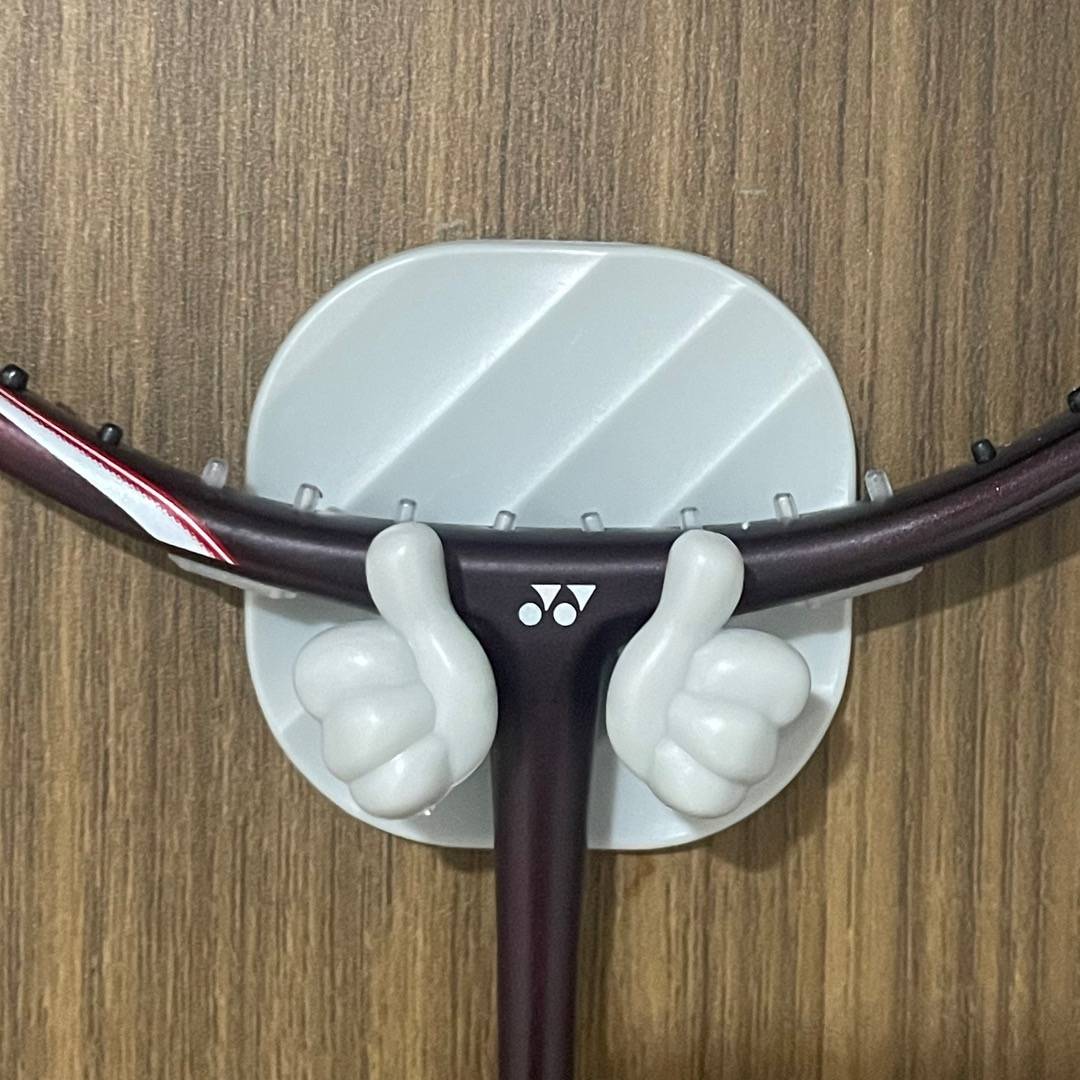 Grand Slam badminton racket dedicated hook pendant storage rack removal of punching strong no trace