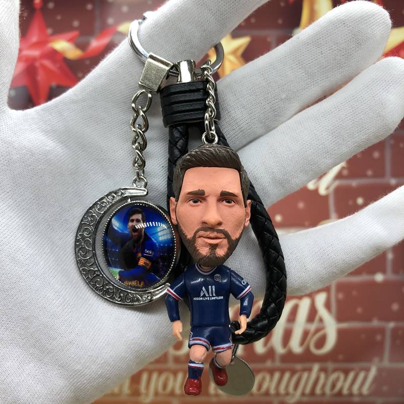Paris Messi Hanging