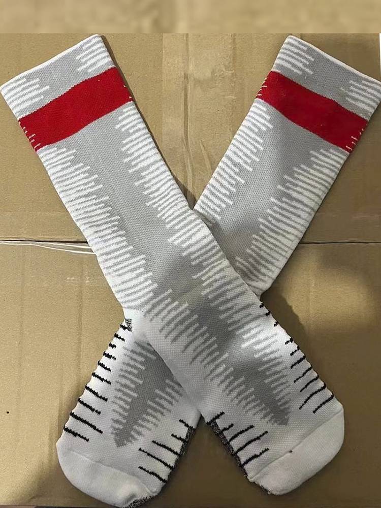 Short -cylinder football training socks resistance and thickened towel bottom, sweat, breathable, ankle sports men's running basketball socks