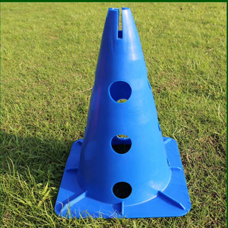 Soccer training equipment with hole-marked drums, plastic drums, roadblocks, roadblocks, signs, cones, sign cartridges